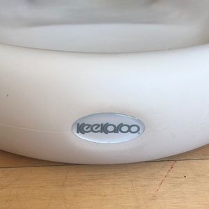 Keekaroo Peanut Changer